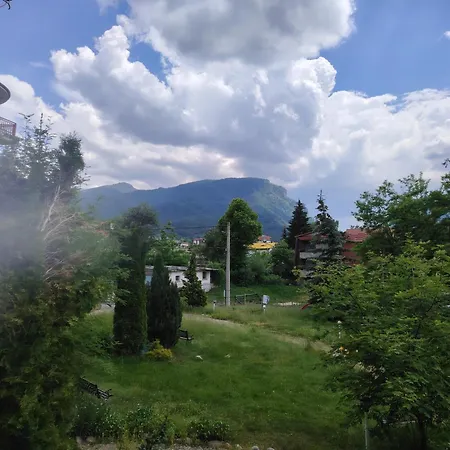 With Mountain View At Eagle Rock Complex * Beli Iszkar